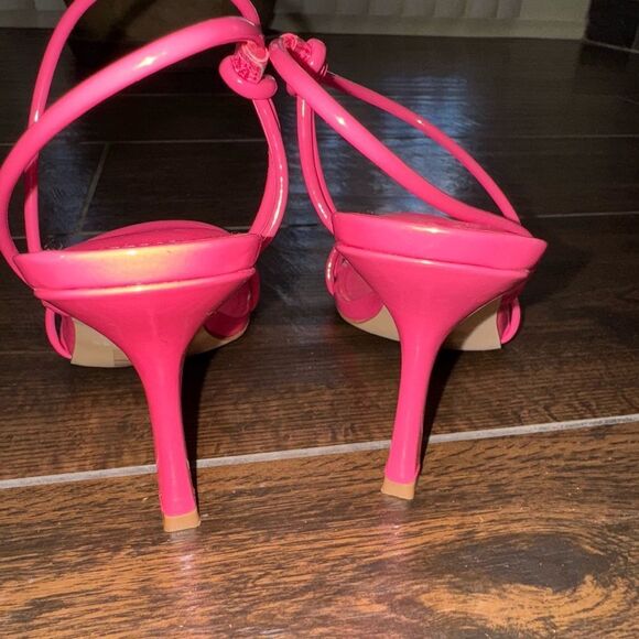 Marc Fisher Dareta Heeled Sandal In Miami Pink
NWOT sz 10 - Picture 2 of 3